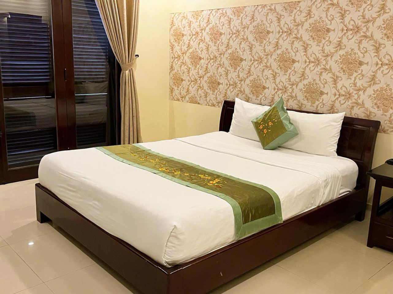 Golden River Hotel Хоян Екстер'єр фото